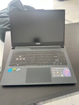 IMG_3183 MSI Cyborg 15 A12VE i5-12450H 16GB DDR5 512GB SSD RTX4050