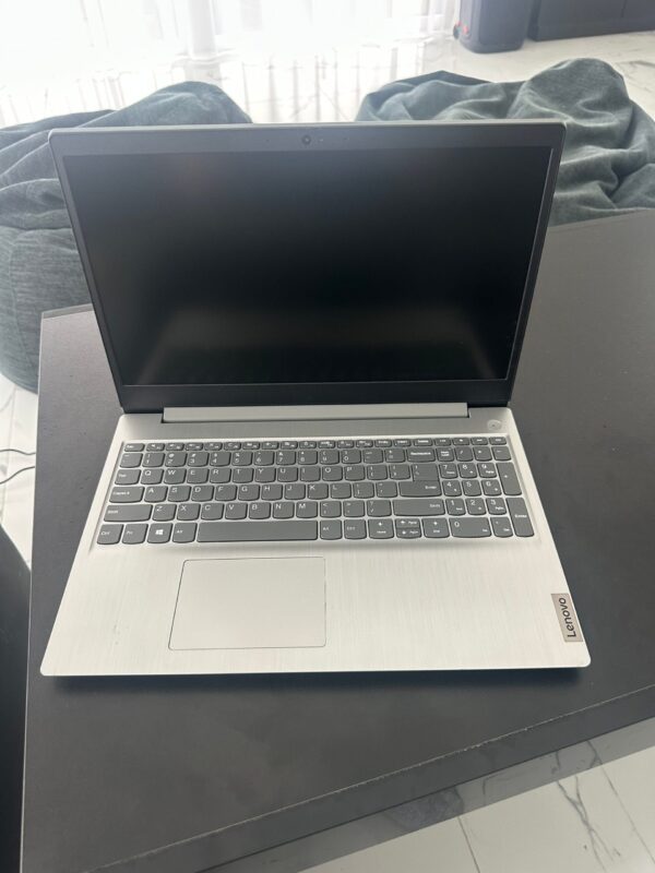 Lenovo IdeaPad 3 15IIL05 i5 8GB 256GB SSD