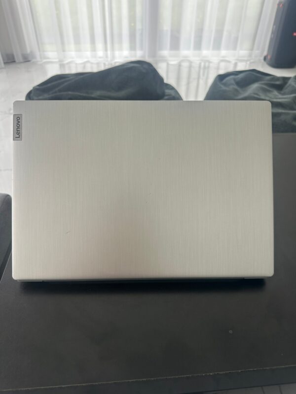 Lenovo IdeaPad 3 15IIL05 i5 8GB 256GB SSD