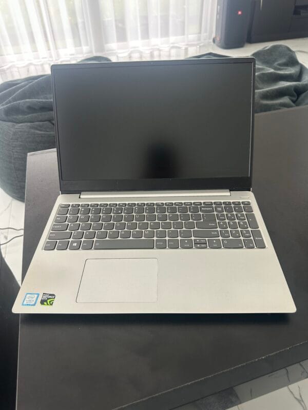 IMG_3249 Lenovo IdeaPad 330S-15IKB i5-8250U 8GB RAM 256GB SSD GTX1050 15.6” Gaming Nešiojamas Kompiuteris