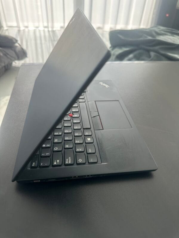 Lenovo ThinkPad X280 i5 / 8GB RAM / 256GB SSD