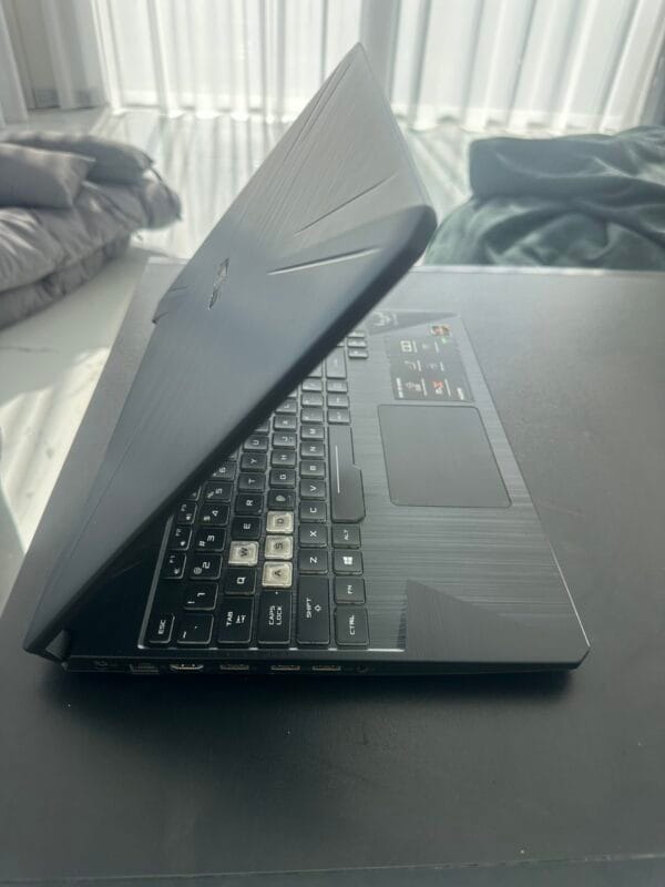 ASUS TUF FX505DT RGB i5 / 16GB RAM / 256GB SSD / GTX 1650