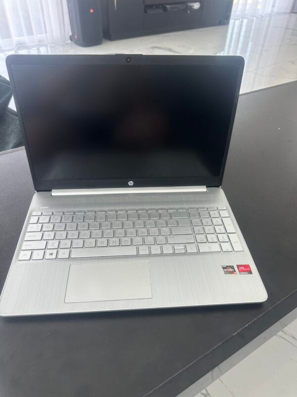 IMG_3368 HP 15s-eq1106nw Ryzen 3 / 8GB RAM / 256GB SSD