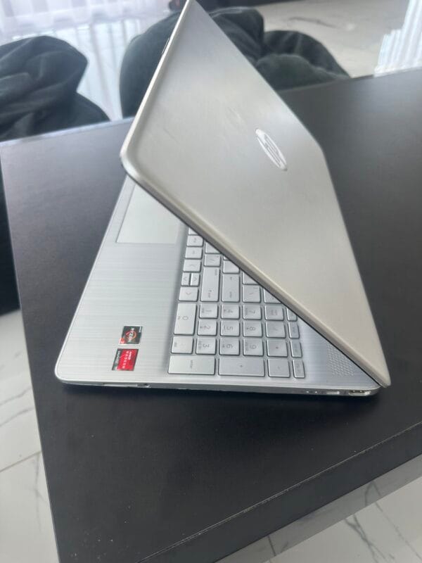 IMG_3371 HP 15s-eq1106nw Ryzen 3 / 8GB RAM / 256GB SSD
