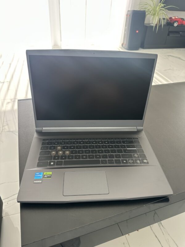 MSI Thin 15 B12UC-2013NL i5-12450H / 16GB RAM / 512GB SSD / RTX 3050 144Hz