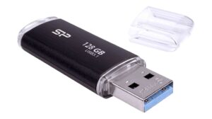 original Silicon Power | USB 3.1 Flash Drive | Blaze B02 | 128 GB | USB 3.2 Gen 1/USB 3.1 Gen 1/USB 3.0/USB 2.0 | Black
